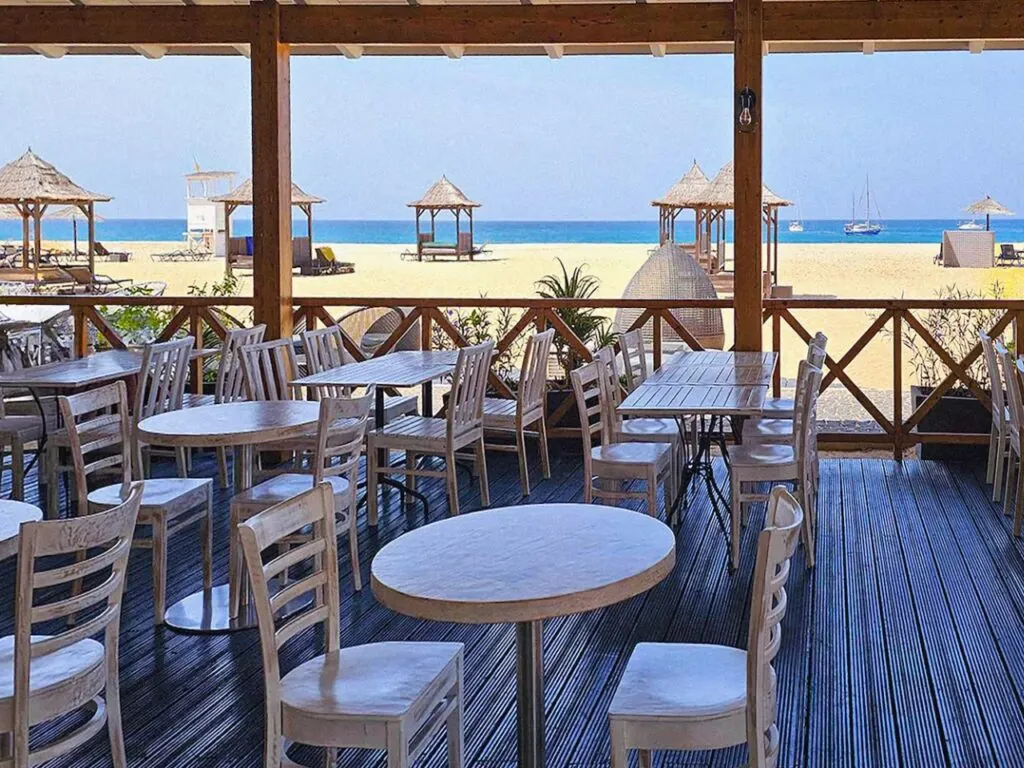 10 restaurant beach